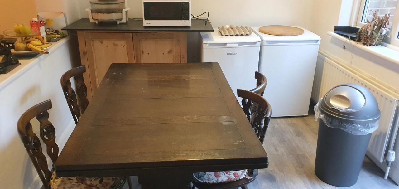 Private Rooms Just 19 Minutes From Central London Northfleet Exterior foto