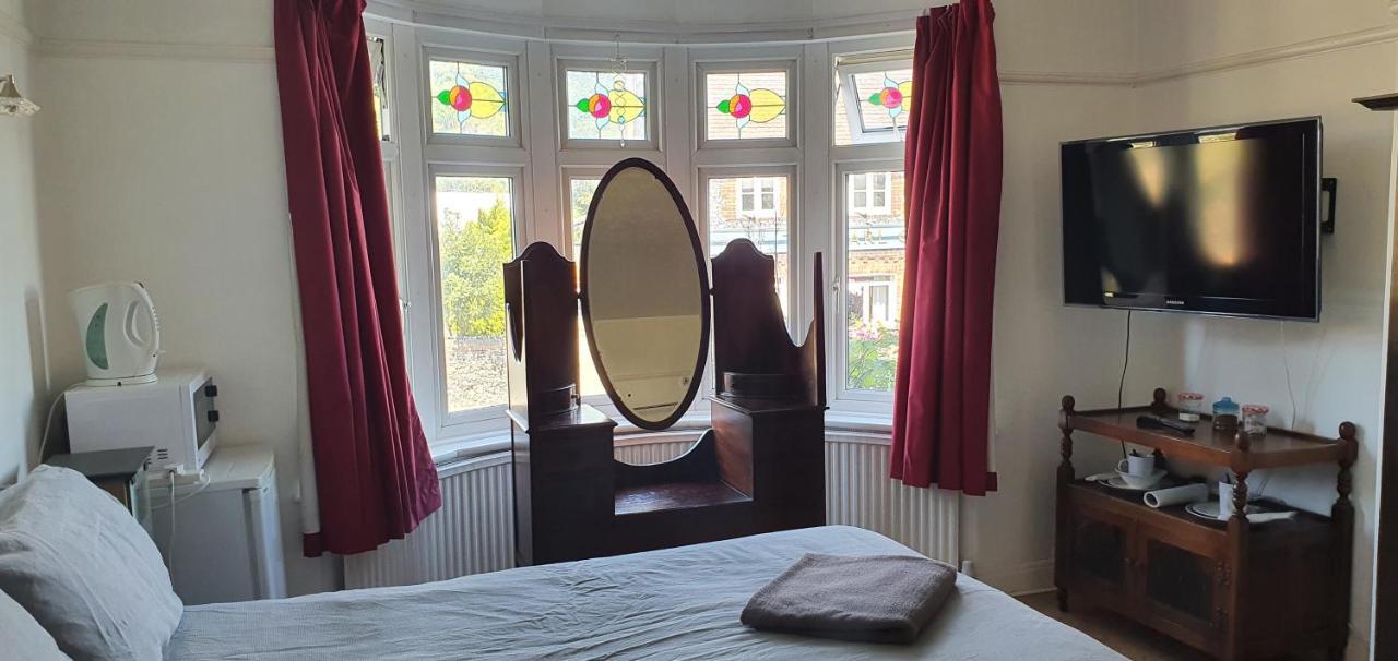 Private Rooms Just 19 Minutes From Central London Northfleet Exterior foto