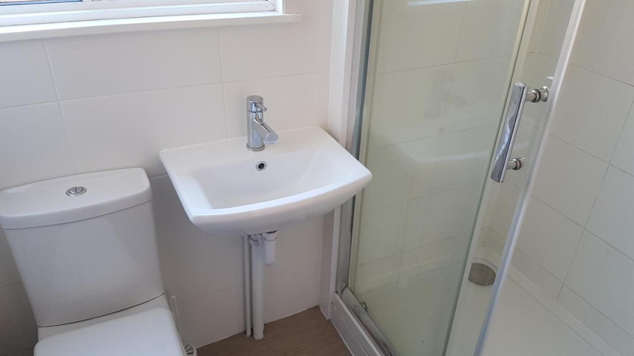 Private Rooms Just 19 Minutes From Central London Northfleet Exterior foto